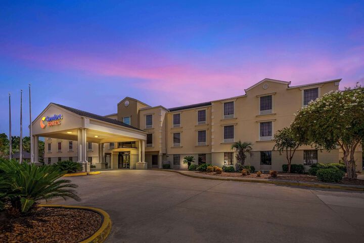 Comfort Suites Port Allen - Baton Rouge