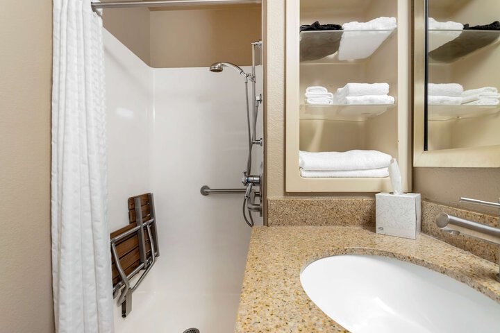 Room 15 of 22