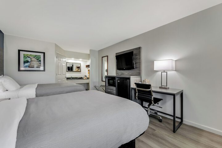 Room 27 of 35