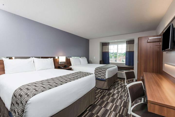 Microtel Inn & Suites by Wyndham Altoona