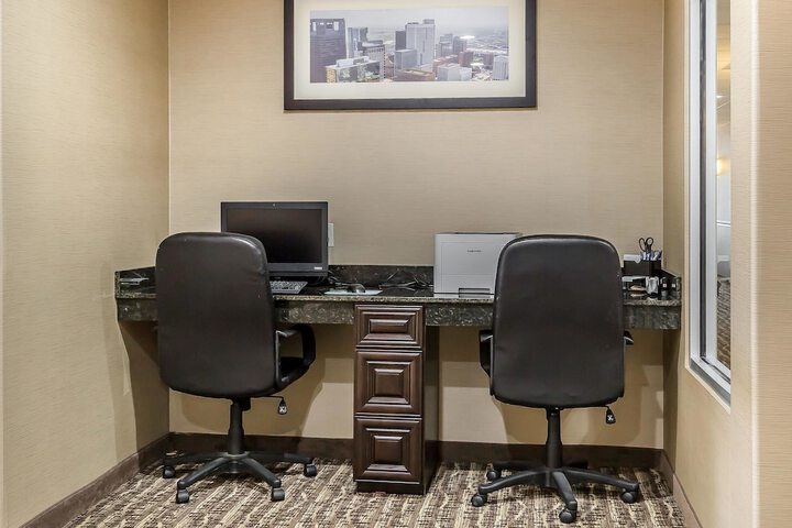 Business Center 32 of 32
