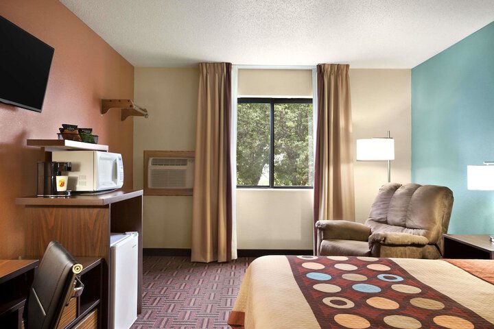 Room 5 of 14