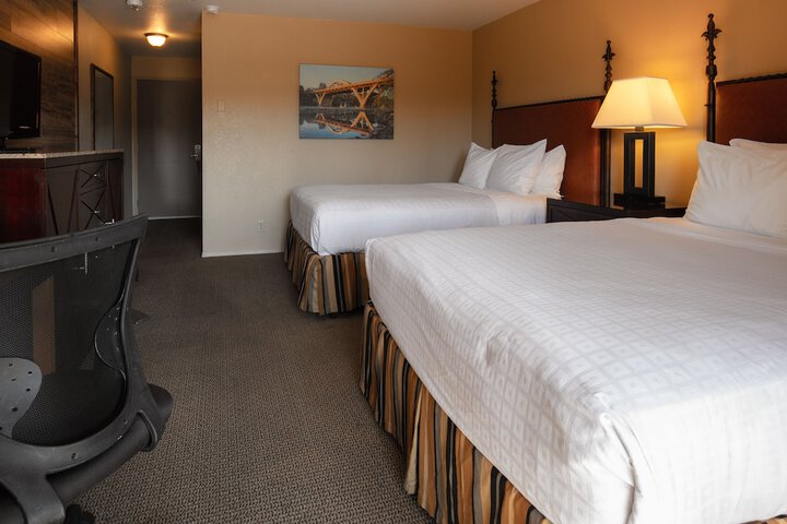 Riverside Inn