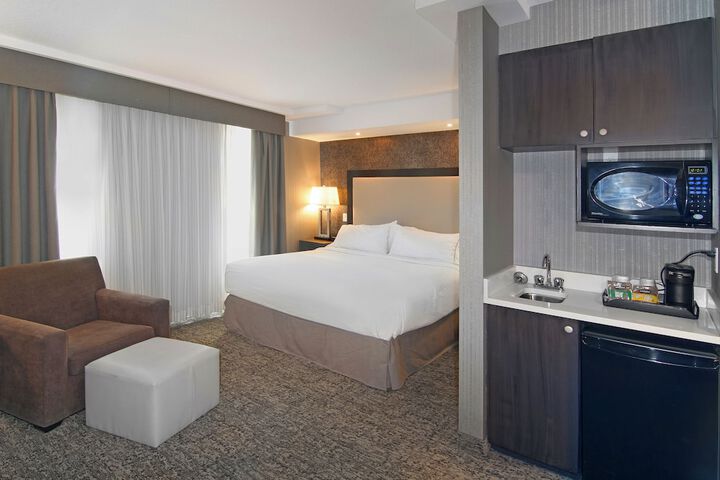 Room 10 of 48