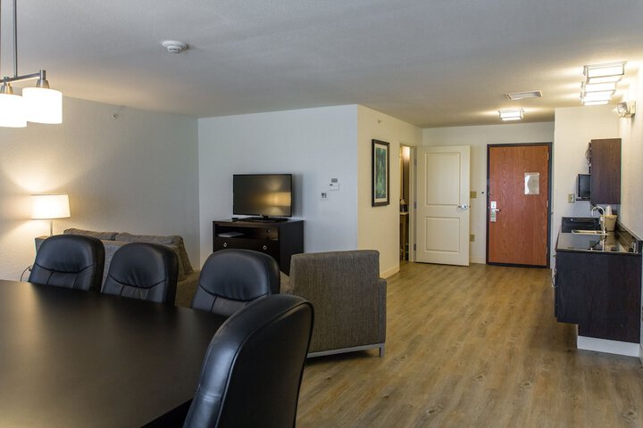 Holiday Inn Bloomington-Airport by IHG