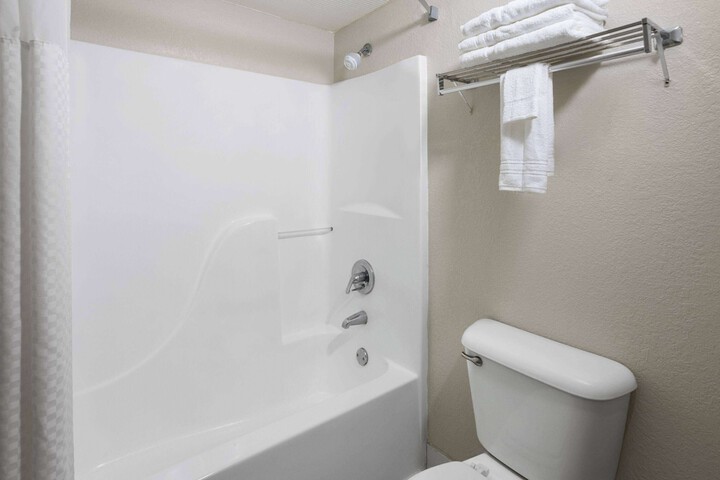 Days Inn by Wyndham Waycross