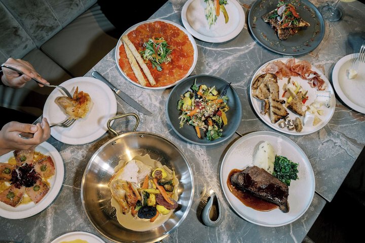 Dining 54 of 65
