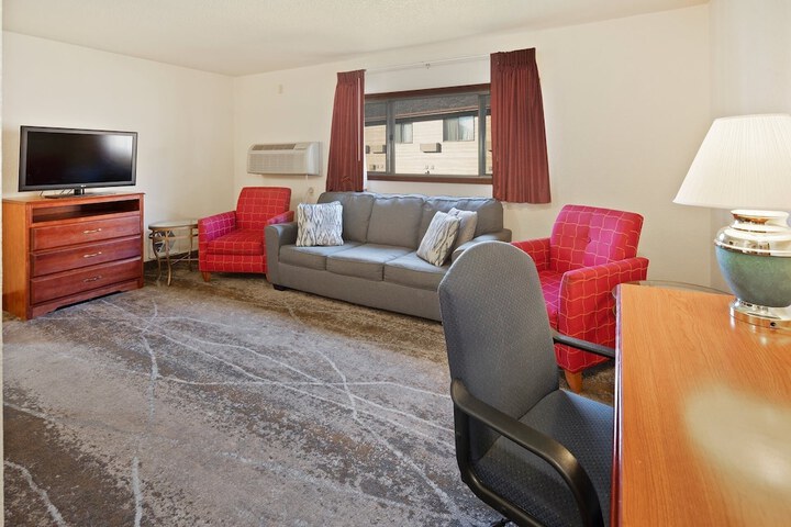 Room 8 of 27