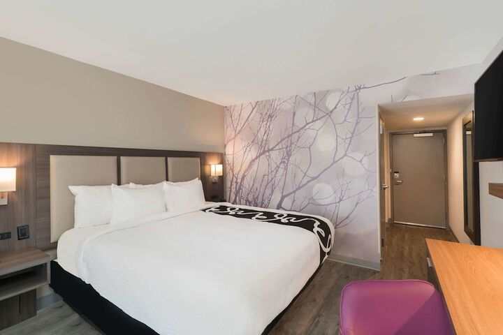 Room 25 of 51
