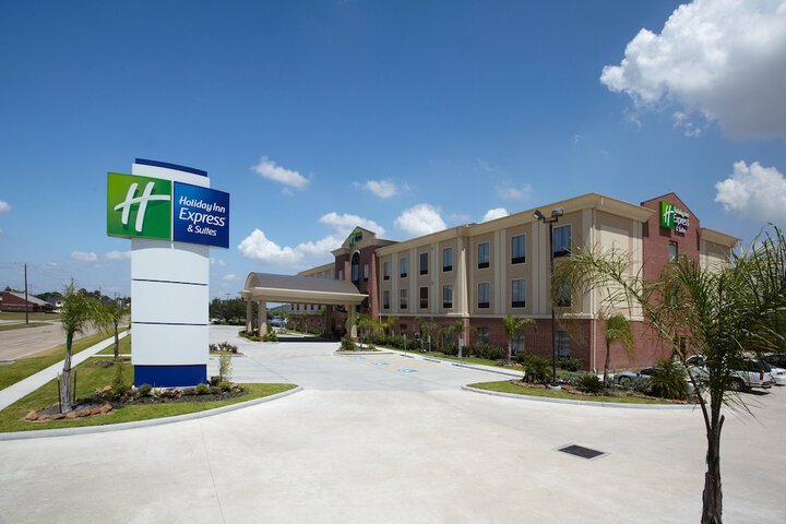 Holiday Inn Express & Suites Deer Park by IHG