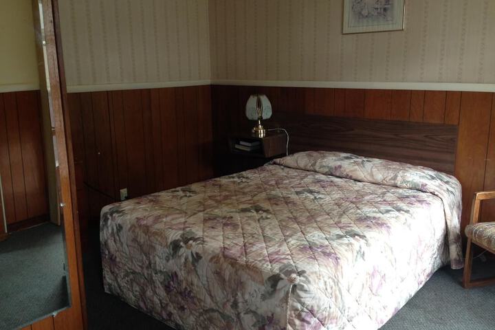 Room 28 of 34