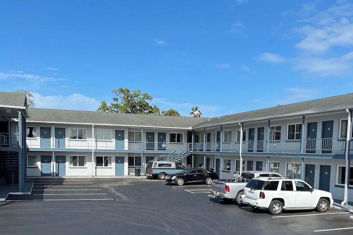 8th Street Motel