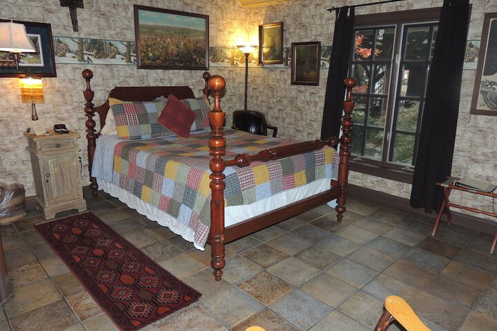 Room 14 of 65