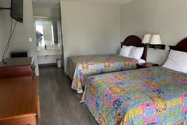 Room 5 of 11