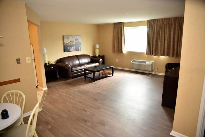 Room 5 of 10