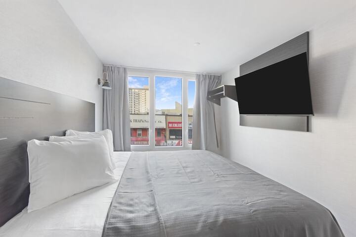 Tremont Hotel