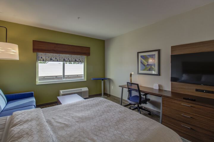 Room 47 of 60