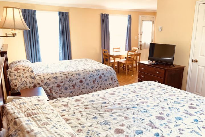Room 70 of 103