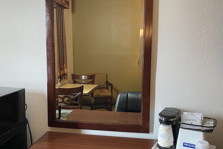 Travelodge by Wyndham La Porte / Michigan City Area