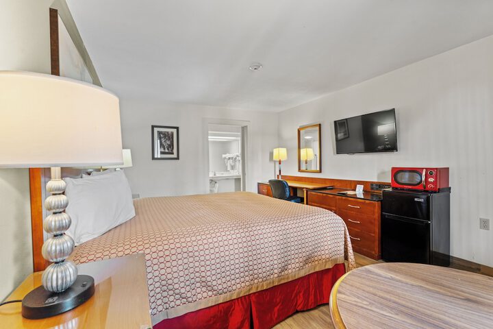 Room 26 of 38