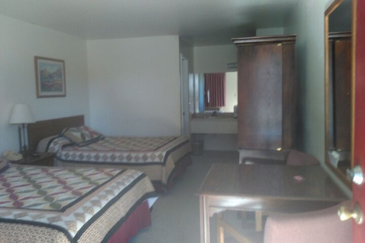 Room 33 of 42