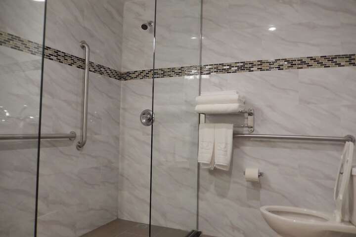 Room 4 of 25