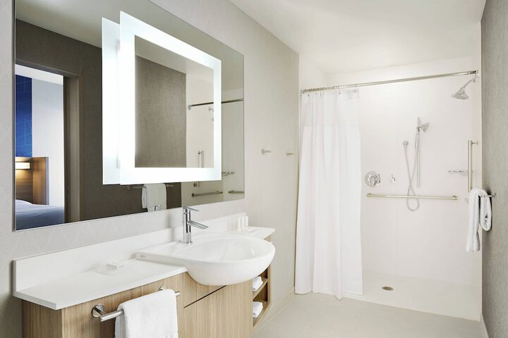 Room 9 of 23