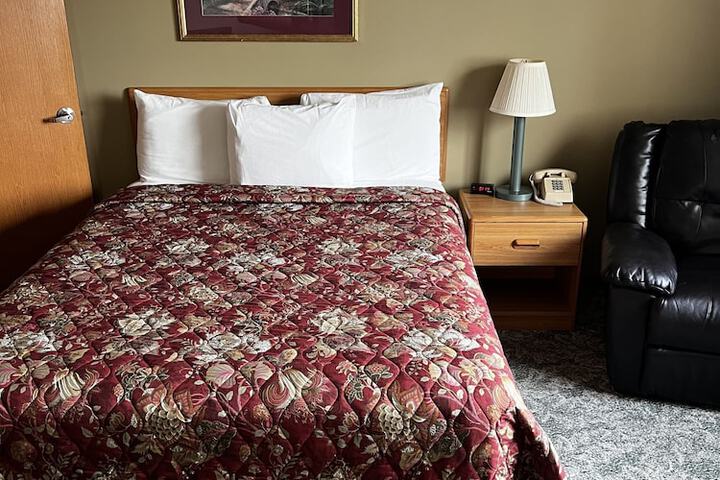 Room 25 of 29
