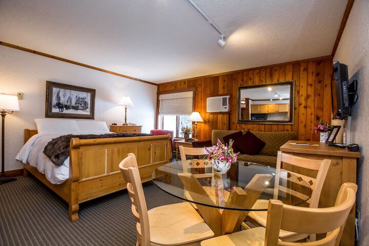 Room 34 of 60