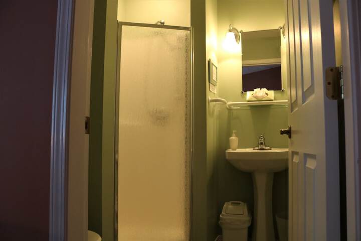 Room 53 of 63