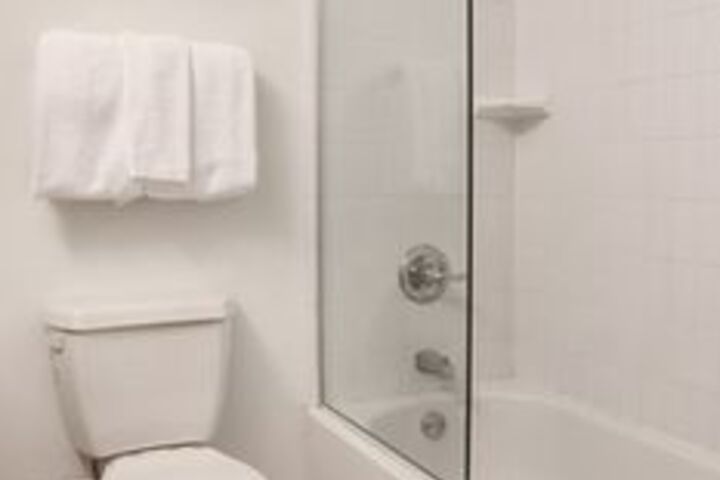 Artsy 2BR in C.B.D. by Sonder