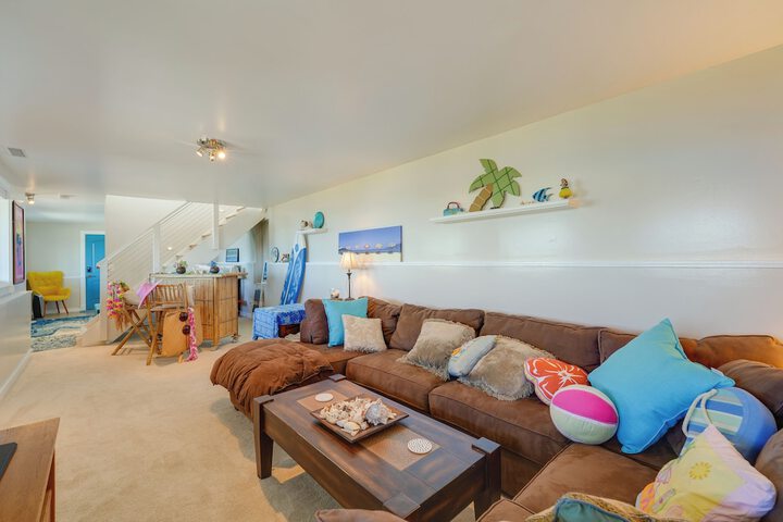 Stunning Home in Coupeville w / Deck + Beach Access