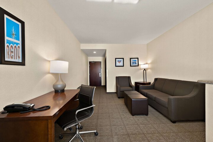 Room 13 of 35