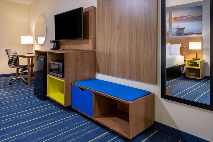 Room 18 of 49
