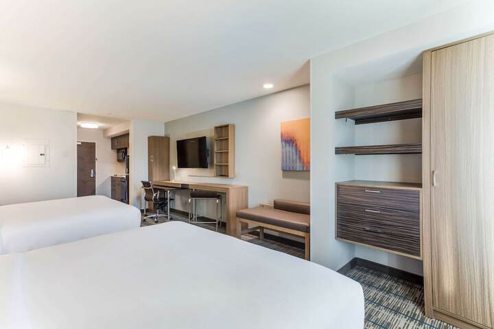 Room 16 of 34