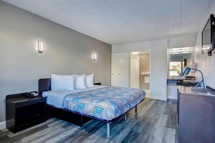 Room 21 of 31