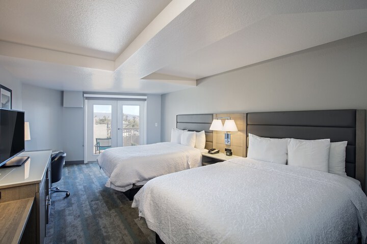 Room 21 of 38