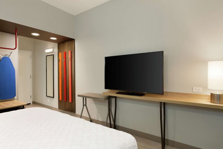 Room 19 of 32