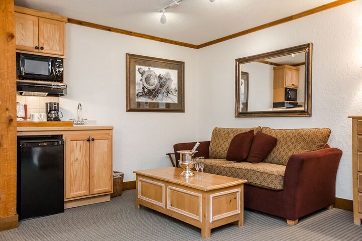 Room 25 of 60