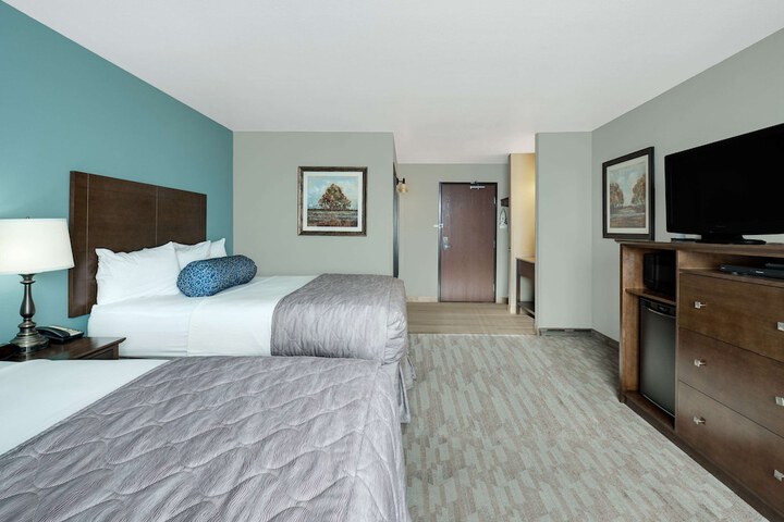Baymont by Wyndham Minot