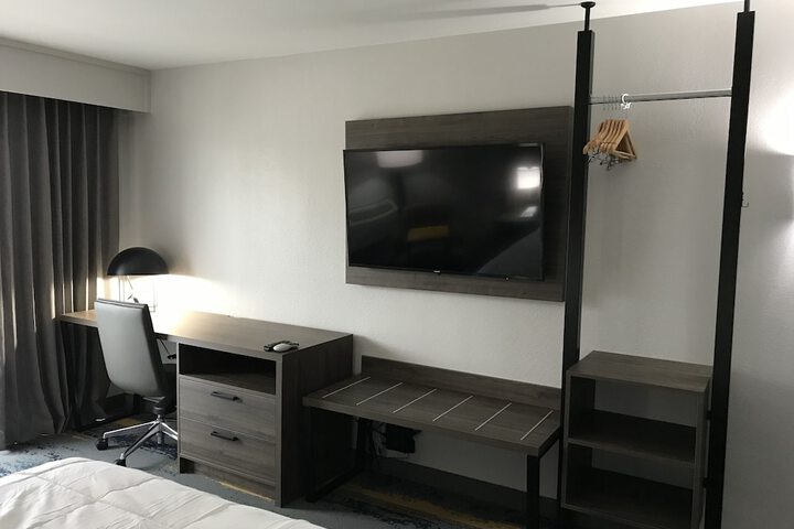 Room 69 of 80