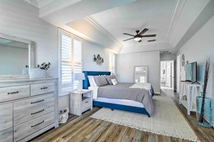 Heated Pool / spa & Dock: Apollo Beach Home on Canal