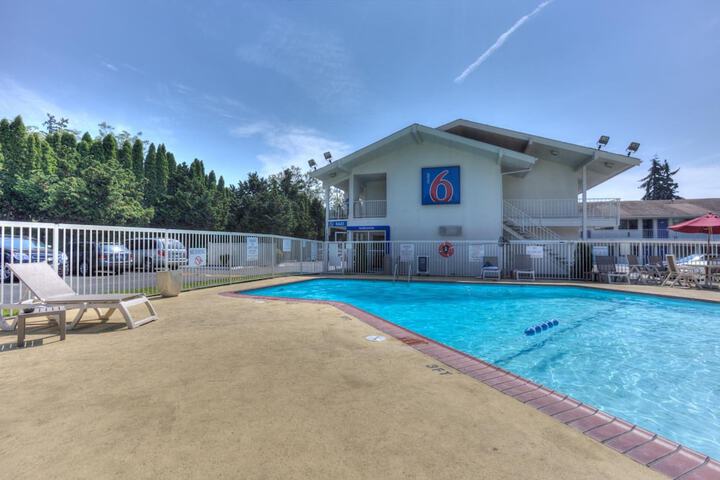 Motel 6 Tigard OR - Portland South - Lake Oswego