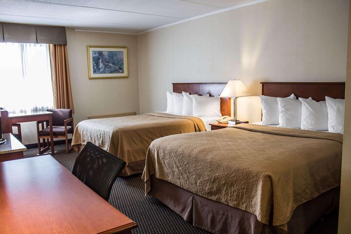 Room 11 of 25