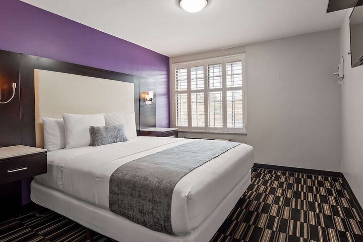 Room 7 of 25