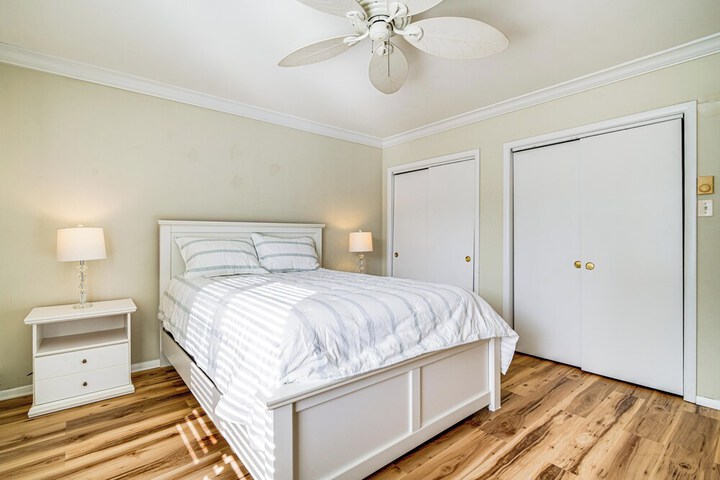 Steps to Sand & Surf! Couples Haven in Brigantine