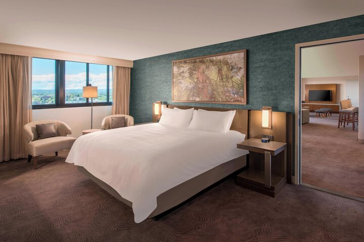 Room 32 of 57