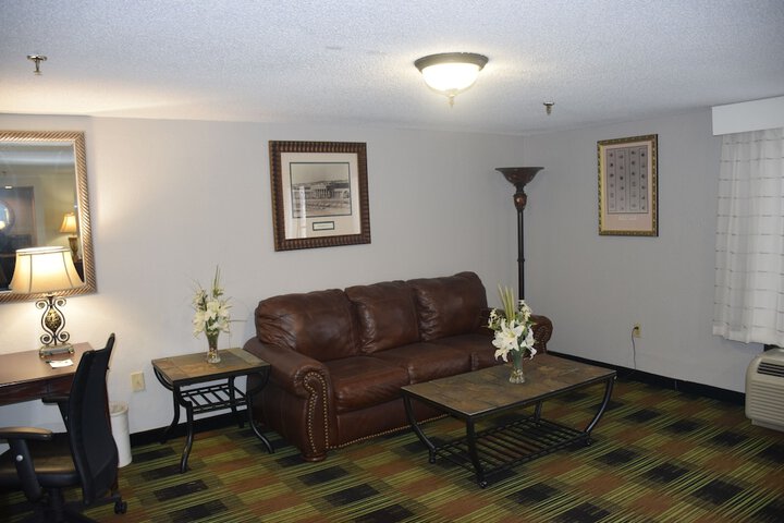Room 12 of 40