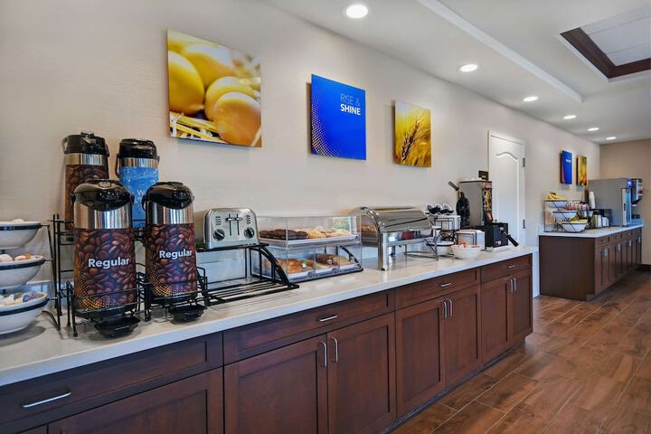 Breakfast/Coffee Service 45 of 50