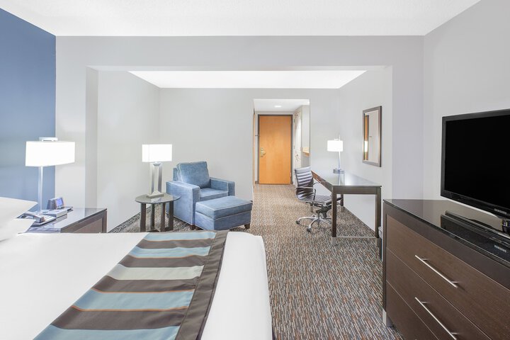 Room 35 of 63